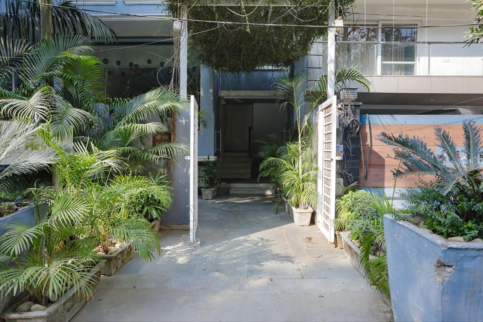 Fabhotel Jhs Studio Gurgaon Buitenkant foto