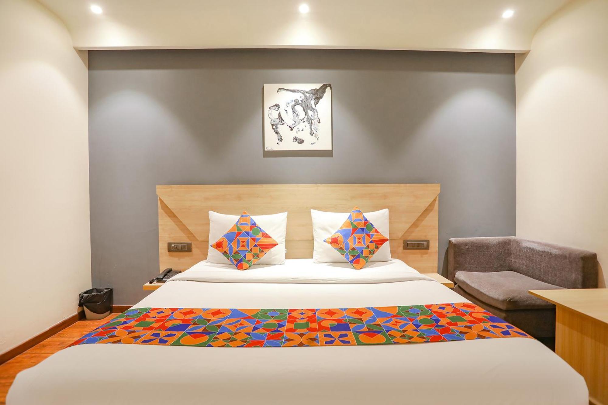 Fabhotel Jhs Studio Gurgaon Buitenkant foto
