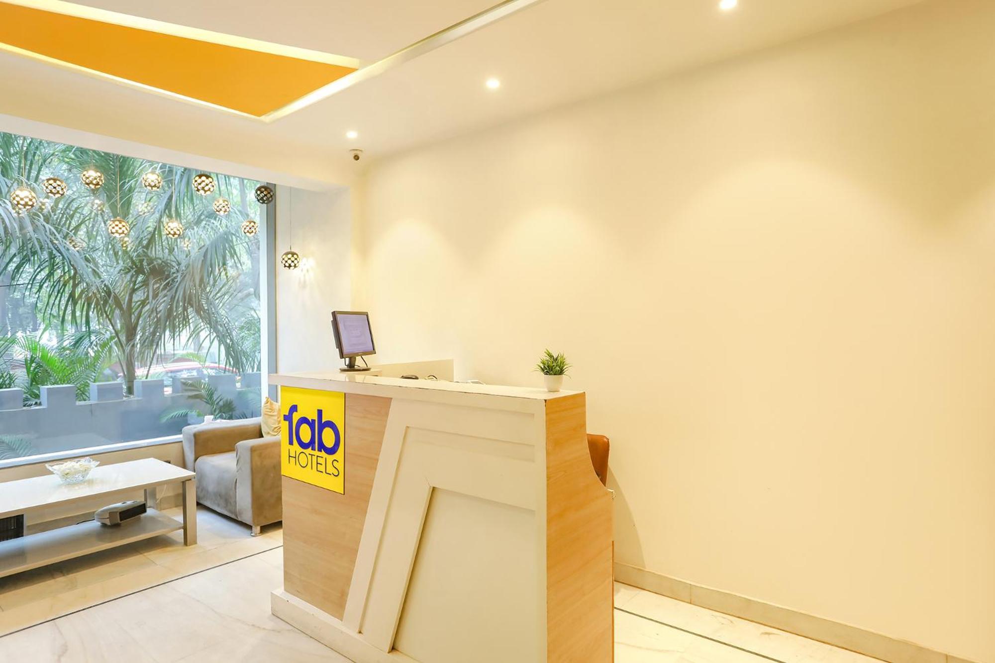 Fabhotel Jhs Studio Gurgaon Buitenkant foto