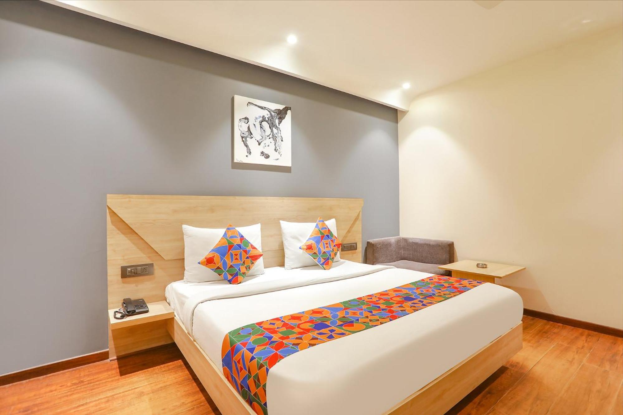 Fabhotel Jhs Studio Gurgaon Buitenkant foto