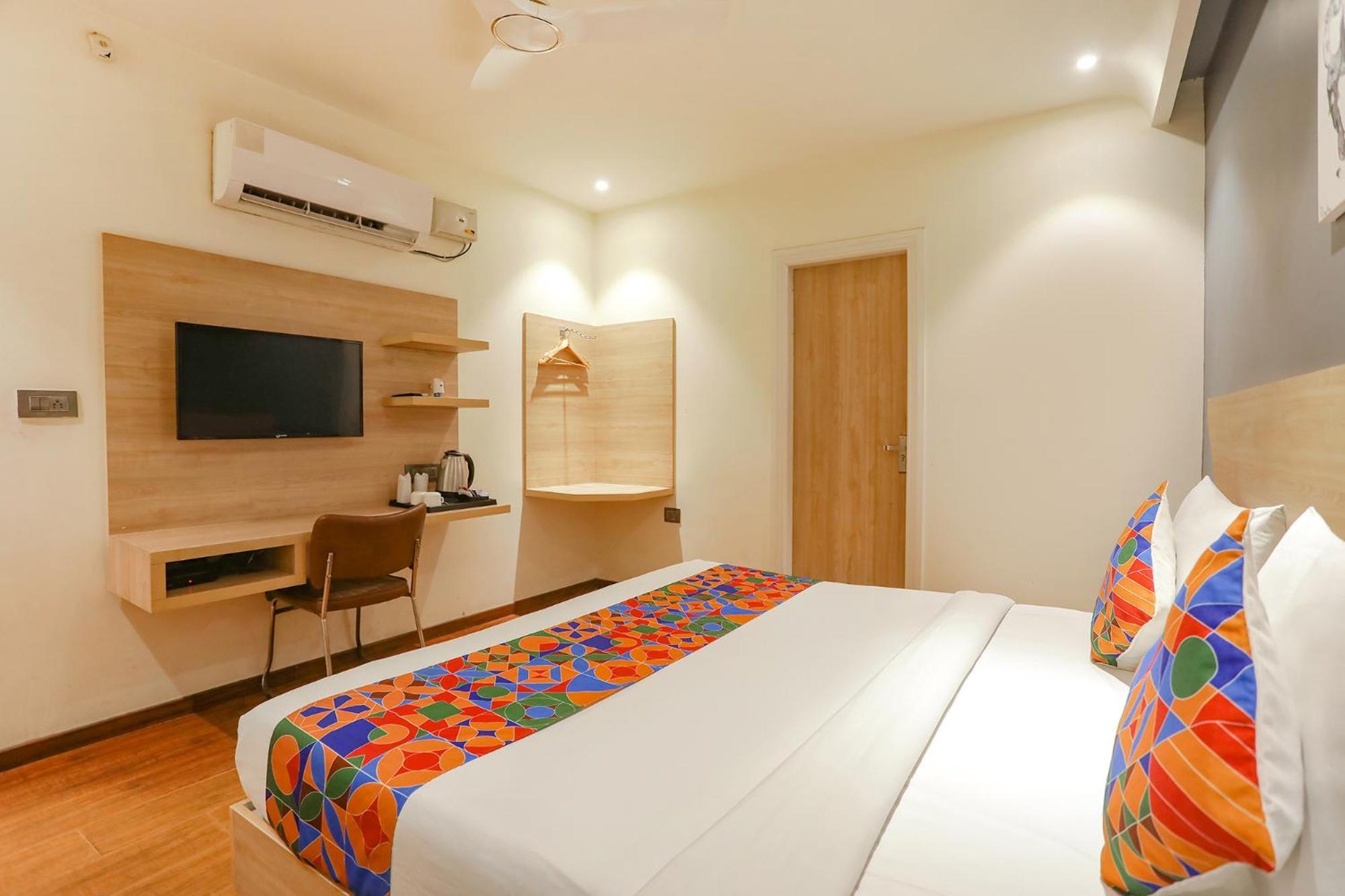 Fabhotel Jhs Studio Gurgaon Buitenkant foto